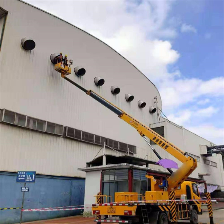 泾县高空作业车出租服务：专业广告牌安装解决方案